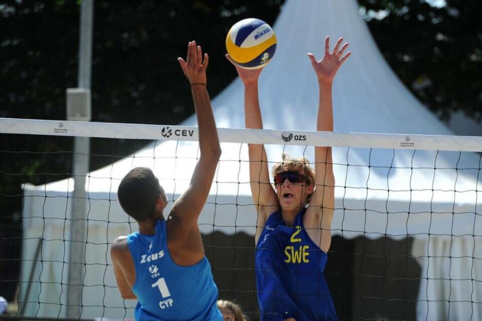 Erik Ask blockar. Foto: Europeiska Volleybollförbundet, CEV Erik Ask blockar. Foto: Europeiska Volleybollförbundet, CEV