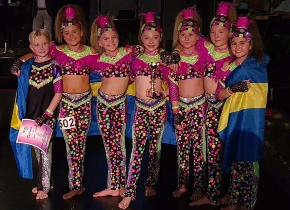 Västerås Danscenters yngsta dansare i gruppen Amici tog sig till VM-final i gruppdisco barnklass och slutade sjua i debuten på internationella tävlingar. Foto: Västerås Danscenter Västerås Danscenters yngsta dansare i gruppen Amici tog sig till VM-final i gruppdisco barnklass och slutade sjua i debuten på internationella tävlingar. Foto: Västerås Danscenter