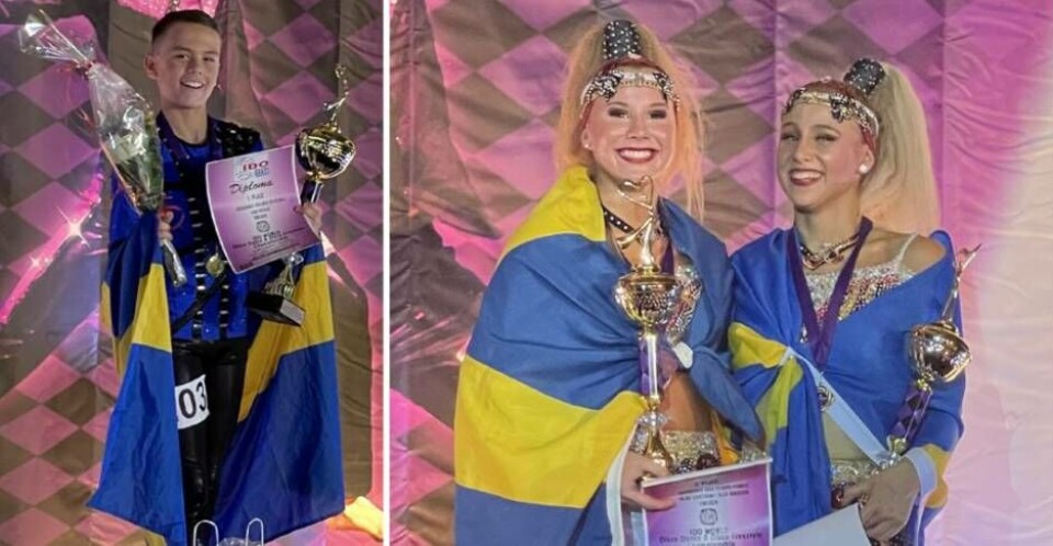 VM-medaljörer. Liam Oksala blev världsmästare i barnklassen. I den högsta vuxenklassen champion tog Alice Sjöström och Alva Knudsen VM-brons i disco par. Alice vann även brons i disco solo i högsta vuxenklassen. Foto: Privat VM-medaljörer. Liam Oksala blev världsmästare i barnklassen. I den högsta vuxenklassen champion tog Alice Sjöström och Alva Knudsen VM-brons i disco par. Alice vann även brons i disco solo i högsta vuxenklassen. Foto: Privat