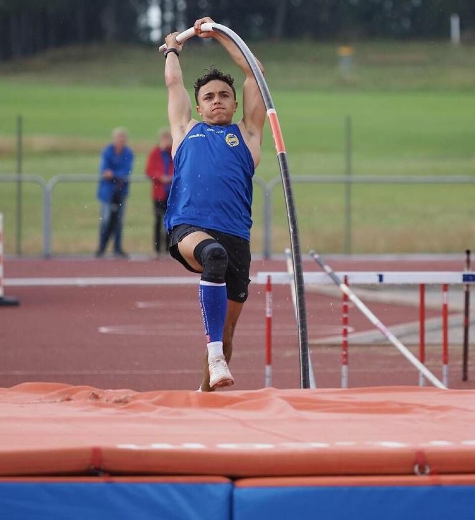 Viktor Rahm tävlar i stavhoppet i Ungdomsfinnkampen och är dessutom reserv på 4x100 meter. Foto: Felix Siljebäck Larsen Viktor Rahm tävlar i stavhoppet i Ungdomsfinnkampen och är dessutom reserv på 4x100 meter. Foto: Felix Siljebäck Larsen