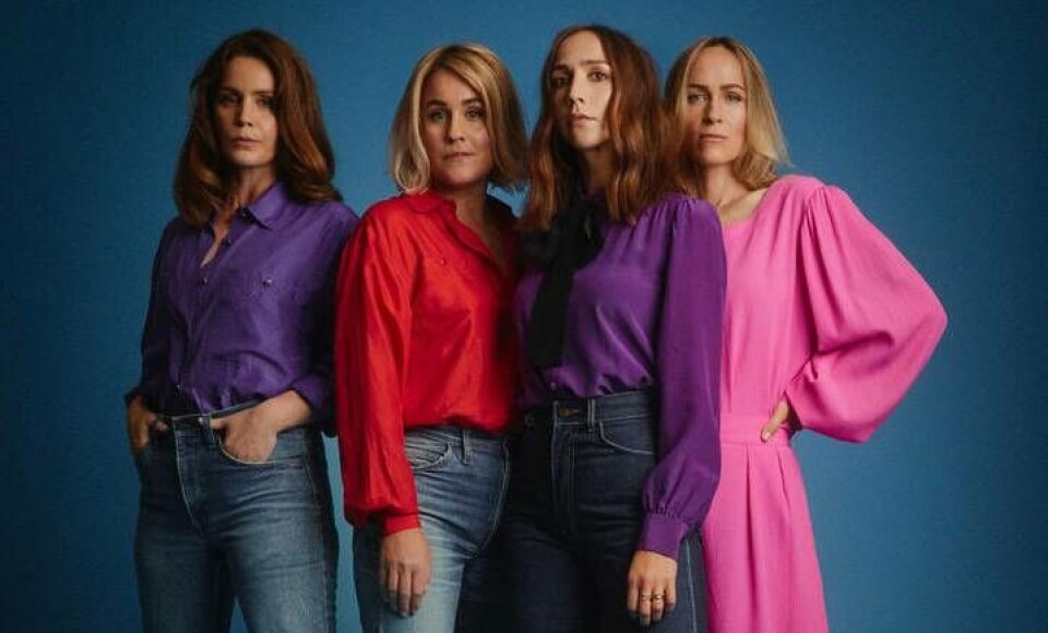 Maria Andersson Lundell, Josephine Forsman, och systrarna Jennie och Johanna Asplund bildade Sahara Hotnights i Robertsfors i Västerbotten för trettio år sedan. Nu gör gruppen comeback – och gästar Västerås och Officersmässen nästa lördag 13 augusti. Foto: Mattias Björklund