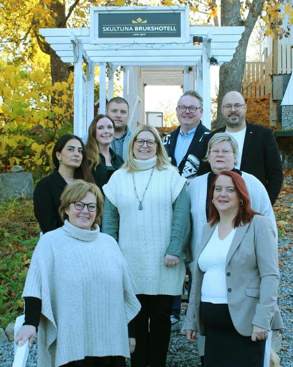 Kommunalråden i Västerås: Hawar Asaiesh (V), Monica Stolpe Nordin (C), Anna Maria Romlid (V), Jonas Cronert (S), Vicki Skure-Eriksson (C), Staffan Jansson (S), Ann-Louise Molin Östling (S), Amanda Grönlund (KD) och Samuel Stengård (KD). Kommunalråden i Västerås: Hawar Asaiesh (V), Monica Stolpe Nordin (C), Anna Maria Romlid (V), Jonas Cronert (S), Vicki Skure-Eriksson (C), Staffan Jansson (S), Ann-Louise Molin Östling (S), Amanda Grönlund (KD) och Samuel Stengård (KD).