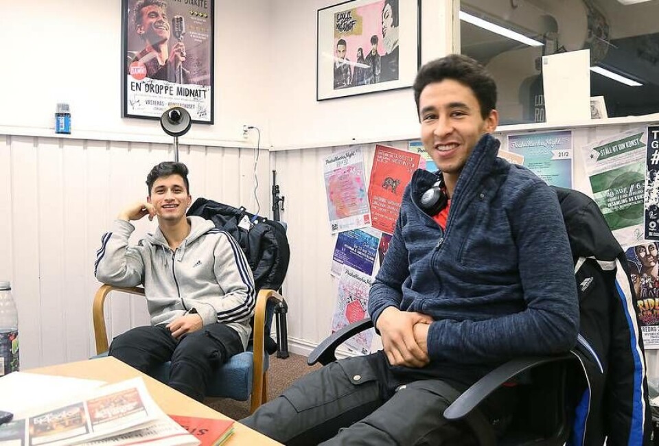 Bästa vänner. Samiaullah Amiri och Abdolah Hoseini kommer att hålla föredrag om hur det är att leva som HBTQ-person i deras hemland Afghanistan. Foto: Jonas Edberg