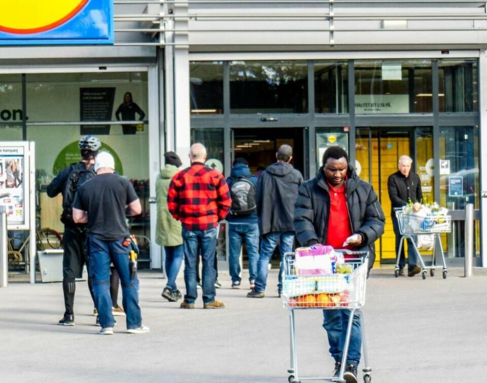 Enligt den nya pandemilagen måste butiker ha en maxgräns för besökare.