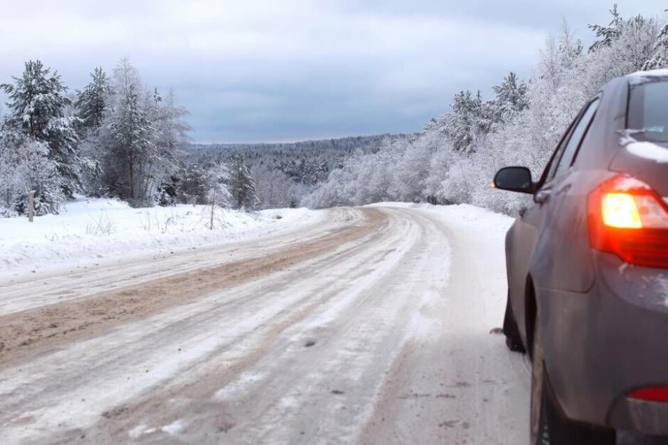 Mer snö väntas falla i Västmanland under måndagen.
