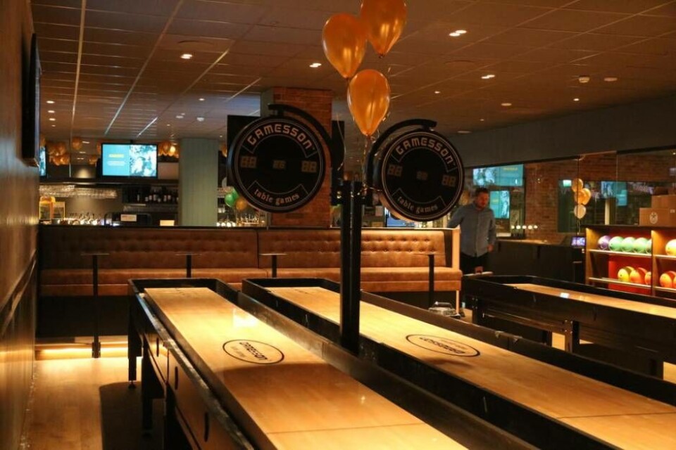 Det finns bland annat fem shuffleboard.