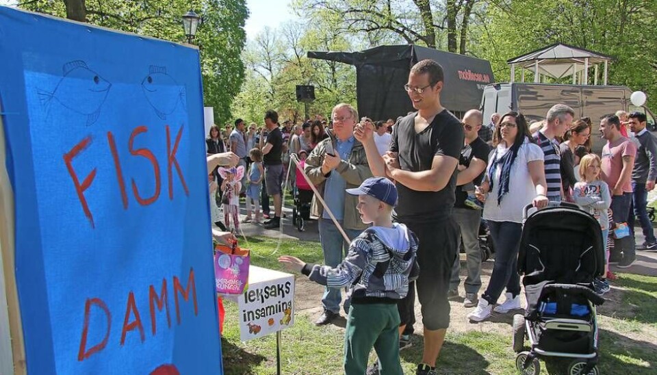 Feststämning. Massor av aktiviteter och lockar barnfamiljerna till centrala Västerås när Barnfestivalen arrangeras. Foto: Helena Andersson