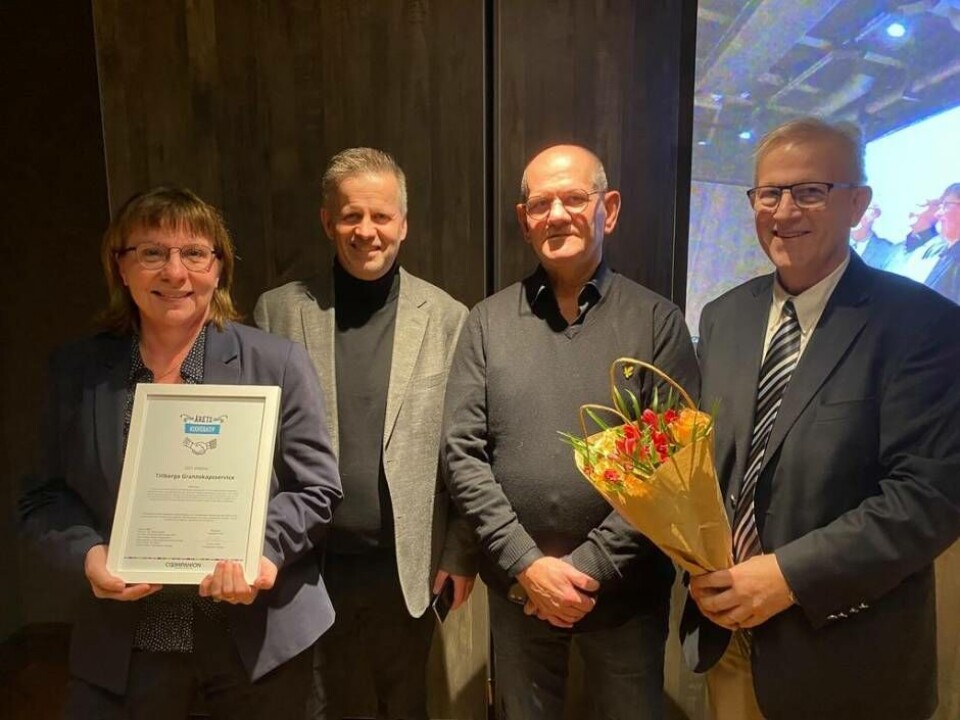 Prisade. Från vänster Janet Engstedt, Anders Flodström, PO Gottberg och Stig Nordin representerade Tillberga Grannskapsservice vid en ceremoni i Stockholm på onsdagskvällen och mottog priset som Årets Kooperativ 2021. Foto: Emil Atak, Coompanion Mälardalen
