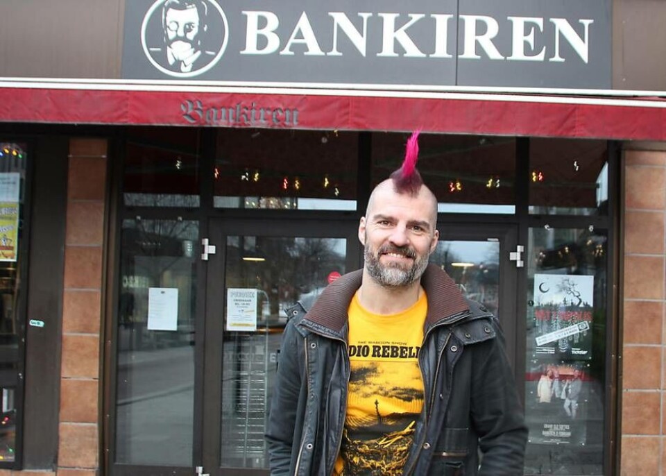 Länge leve punken. Västeråsaren Daniel Marklund från arrangörsgruppen PAFF intar nu Bankiren under tre spelkvällar i vår med flera etablerade punkband. Start nästa lördag 22 februari. Foto: Jonas Bergkvist