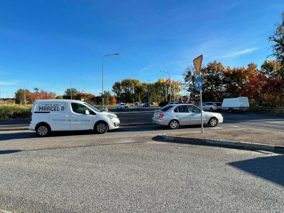 Besvärlig korsning. Utfarten från Tunbytorps handelsområde till Norrleden ger ofta upphov till köer och i värsta fall olyckor. Foto: Jonas Edberg Besvärlig korsning. Utfarten från Tunbytorps handelsområde till Norrleden ger ofta upphov till köer och i värsta fall olyckor. Foto: Jonas Edberg