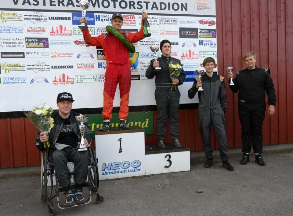 Hemmaföraren Robert Bergan hade bara Dals MK:s Marcus Svensson före sig på prispallen i 250-klassen. Foto: Janne Cermenius/VMS