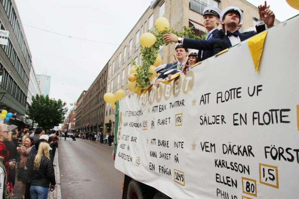 Transportstyrelsen förlänger förbudet mot studentkorteger med anledning av Folkhälsomyndighetens allmänna råd. Foto: Peter Hoffström