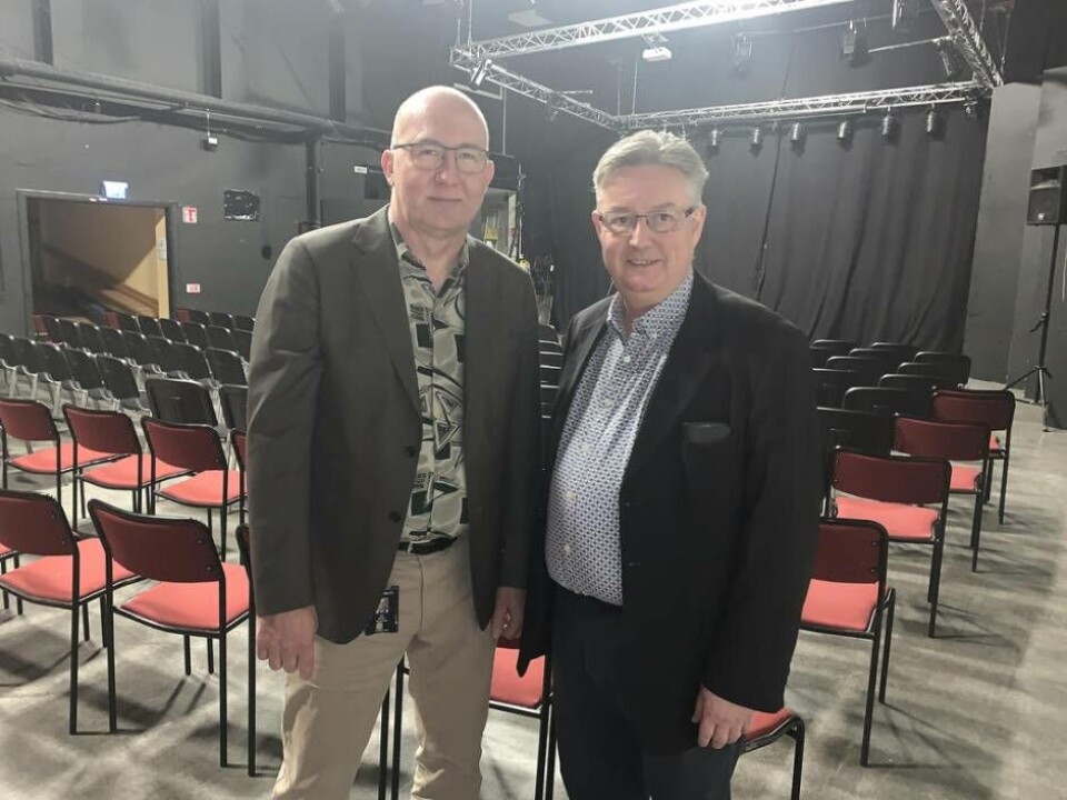 Tolkar Elvis. I början av mars bjuder Mikael Wretholm (till höger) och SAO under ledning av Stefan Appelqvist på två nya Elvis-konserter i Växhuset. Foto: Jonas Edberg