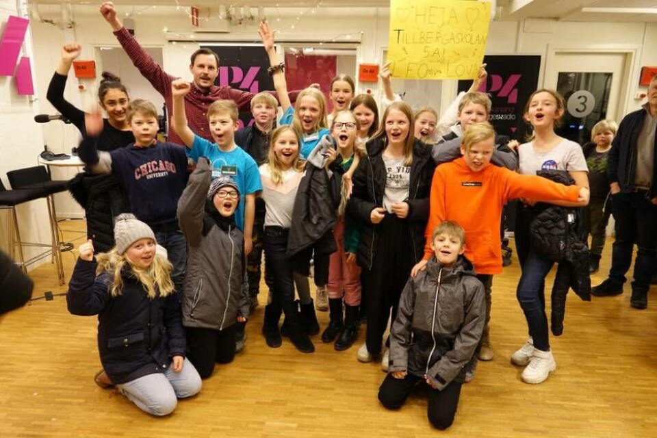 Tillbergaskolan klass 5a jublar över finalplatsen. Foto: Julia Pliscovaz, Sveriges Radio