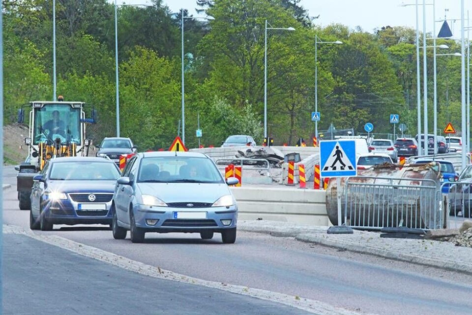 KAOS. Köerna är långa på Sjöhagsvägen under rusningstid. Foto: Foto: FREDRIK KLEVENHAUS