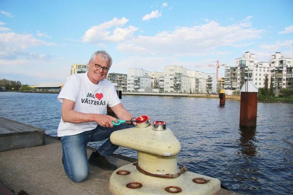 Lysande idé. Lennart Klaar från nätverket Vänliga Västerås tog med sig idén till en Lyskväll från Hudiksvall. På lördag är det dags för andra upplagan. Foto: Lasse Blom×1 / 2Visa bildtextBild 1 av 2