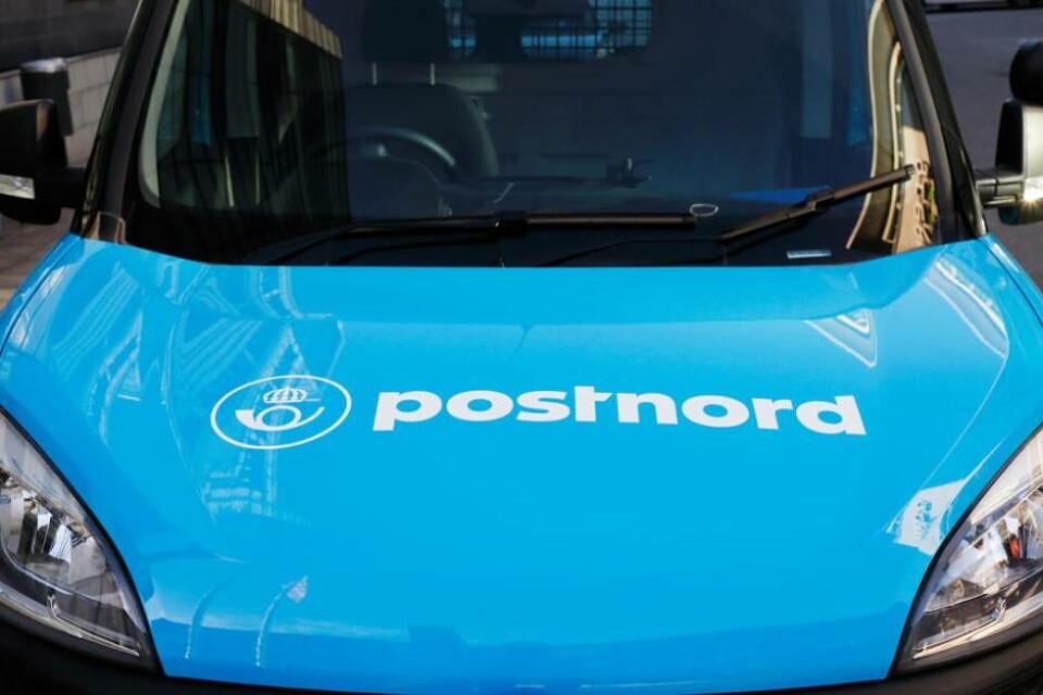 Två gripna – efter att ha stulit från parkerad postbil