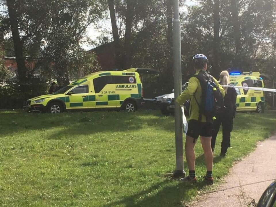 Här vid Spantgatan på väster i Västerås misstänks tvåpersoner ha skjutits ned på fredagseftermiddagen. Foto: Jonas Edberg