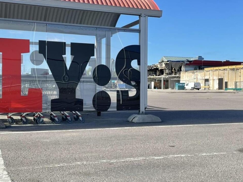 Spår av tiden innan branden. Båsen för kundvagnarna vittnar om lokalen som brann ner i början av juli. Foto: Michaela Ericzén Spår av tiden innan branden. Båsen för kundvagnarna vittnar om lokalen som brann ner i början av juli. Foto: Michaela Ericzén