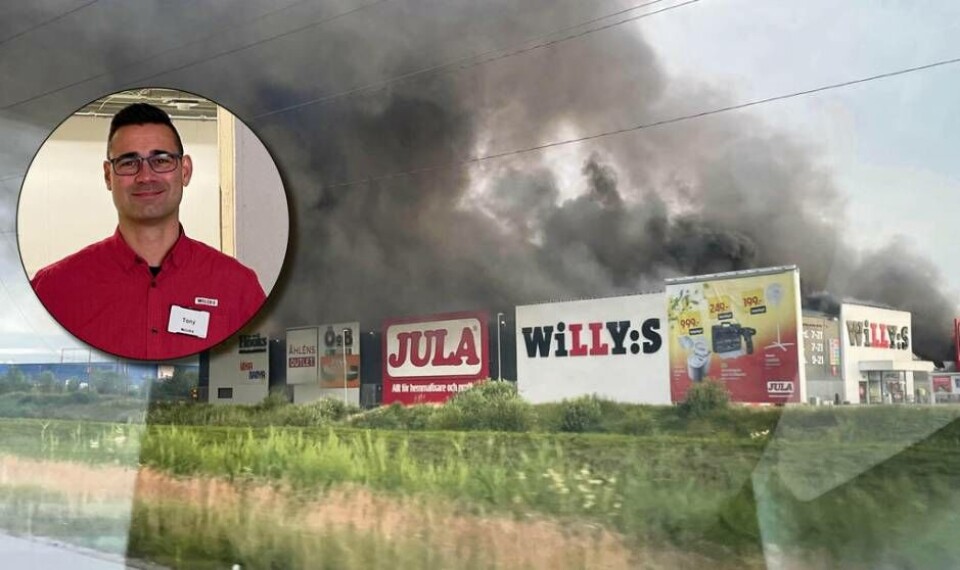 Storbrand. Det var under natten till den 8 juli som det utbröt en kraftig brand i Julahuset på Erikslund. Foto: Jonas Edberg Storbrand. Det var under natten till den 8 juli som det utbröt en kraftig brand i Julahuset på Erikslund. Foto: Jonas Edberg