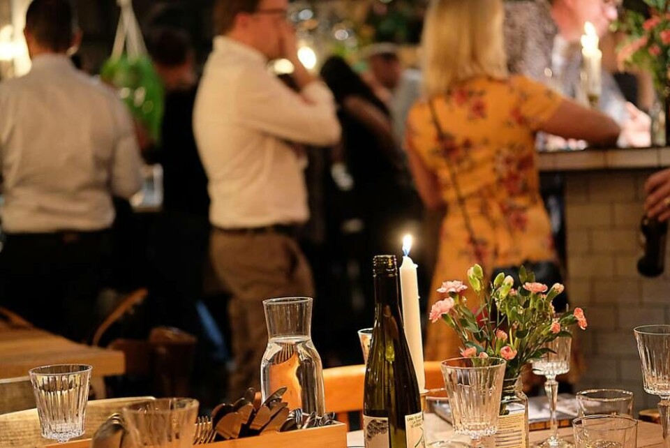 Mingel och matlagning på EAT. Foto: Emelie Lovén