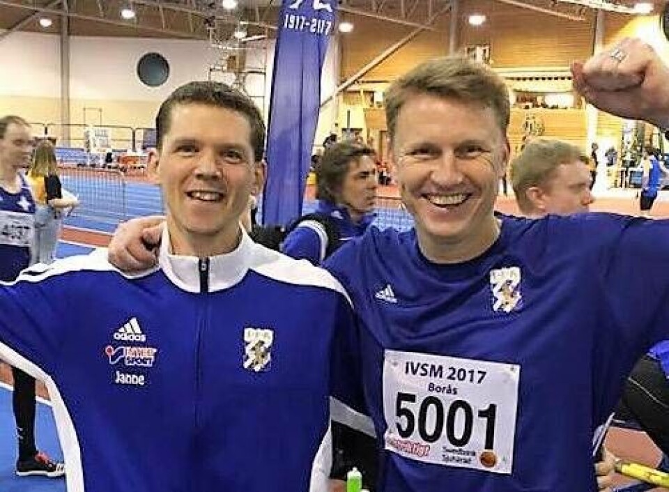Kennet Andersson med sin coach Janne Wanhainen från förra årets veteran-SM i Borås när den gamle fotbollshjälten sensationellt tog tre guld.