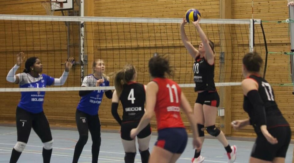 Västerås volleybolldamer föll tungt på hemmaplan i helgens match i division 1 norra. Foto: VVK