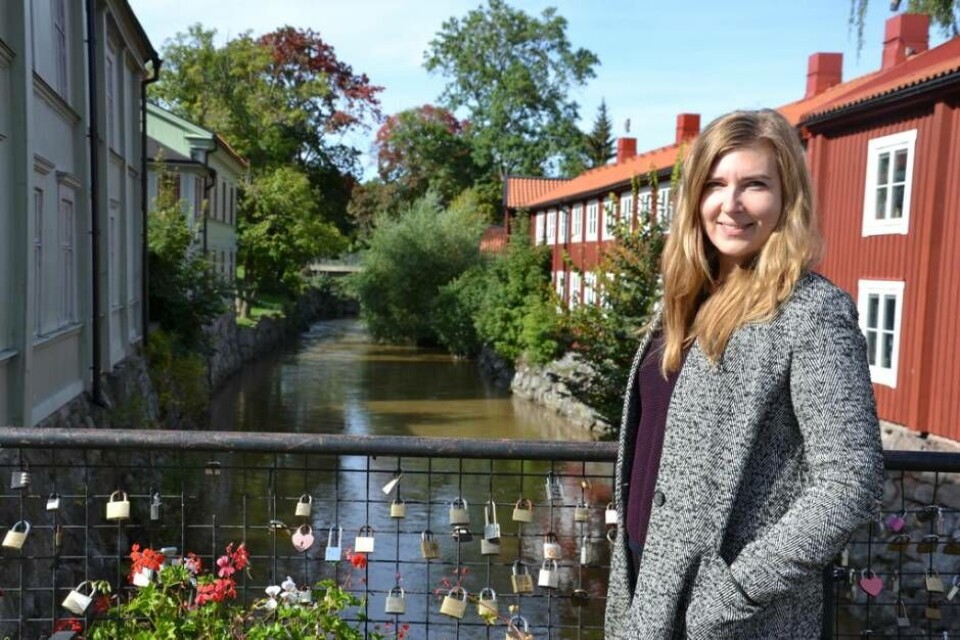 Västeråsfödda författaren Emma Ångströms nya bok utspelar sig i Gäddeholm. Foto: Helena Andersson