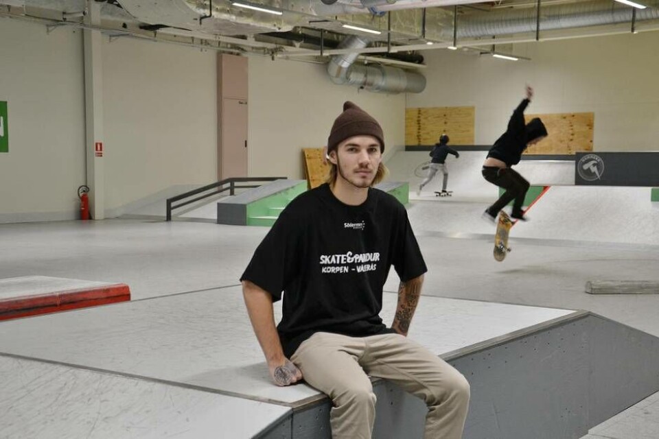 Erik Granath, en av de skejtare som även finns tillgänglig som coach i hallen. Foto: Helena Andersson