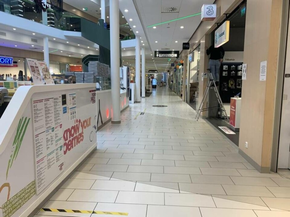 Erikslunds shoppingcenter var närmast folktomt vid 11-tiden på fredagen. Foto: Jonas Edberg
