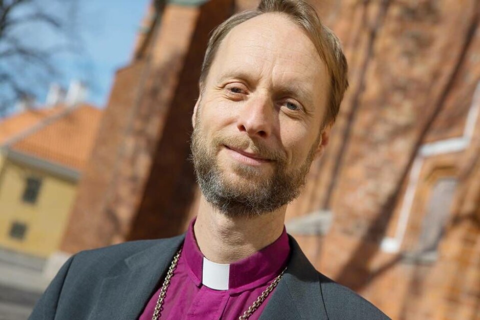 Hyllar företrädaren. Biskop Mikael Mogren föreläser om Johannes Rudbeckius, som kom till Västerås som biskop för 400 år sedan.