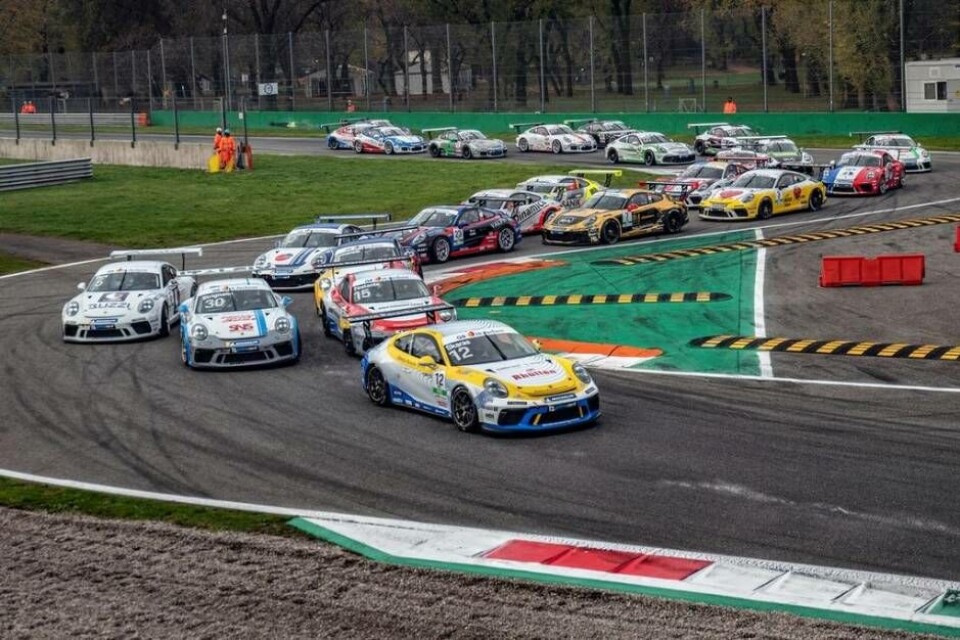 Efter en bra start kunde Emil Skärås ta ledningen i race 2 på Monza. Foto: Dario Trisologio