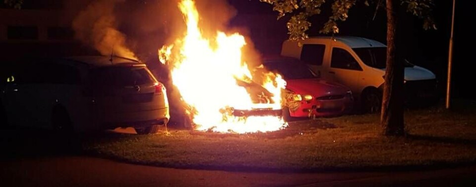 Arkivbild på en bilbrand på Bäckby. Foto: Läsarbild