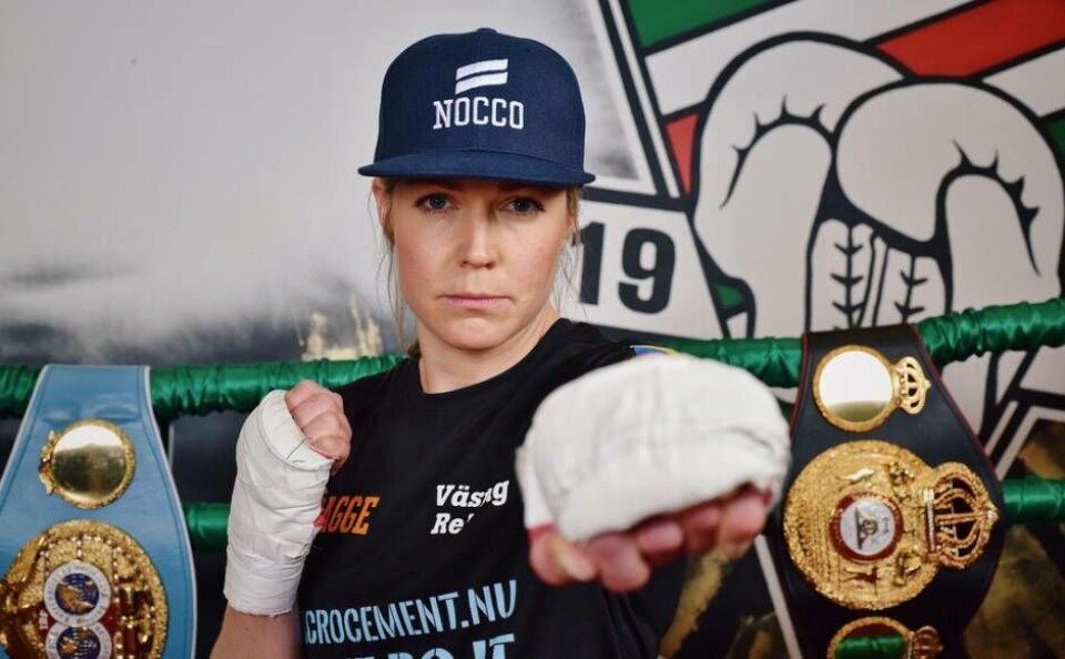 Västeråsboxaren Elin Cederroos får vänta ytterligare på sin supermatch om fyra världsmästarbälten. Foto: Kar-Henrik Grön