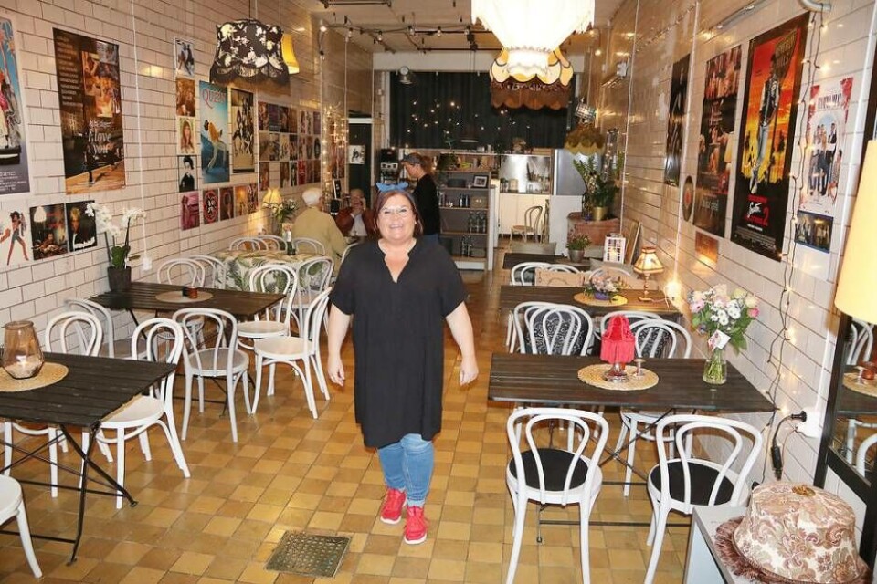 Nyöppnat. Susanne Croner trivs i sitt nya café och hoppas att många vill komma in på en fika eller något att äta. Foto: Helena Andersson