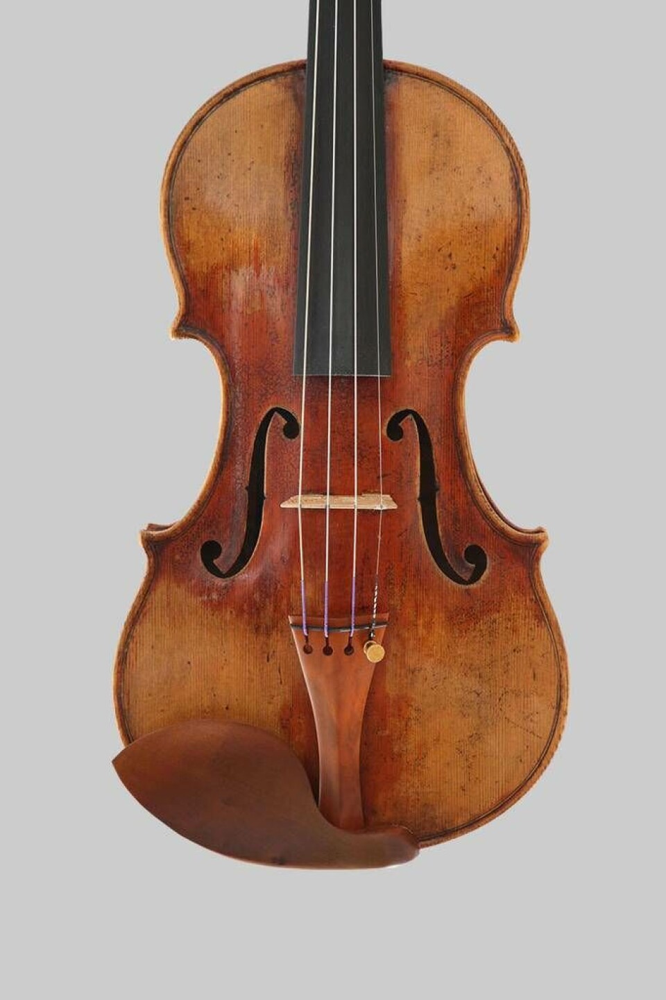 Såld till USA. Peter Westerlunds instrument nr 411, violin. Modell Giuseppe Guarneri 'del Gesu'. Såld till kund i USA. Foto: Peter WesterlundPeter Westerlund med en av sina hittills 413 instrument. Foto: Helena Andersson