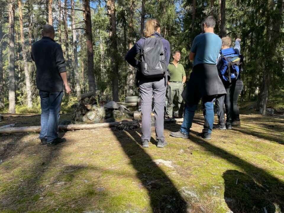 Ute i skogen bjöds det på kaffe över öppen eld. Foto: Jonas Bergkvist Ute i skogen bjöds det på kaffe över öppen eld. Foto: Jonas Bergkvist