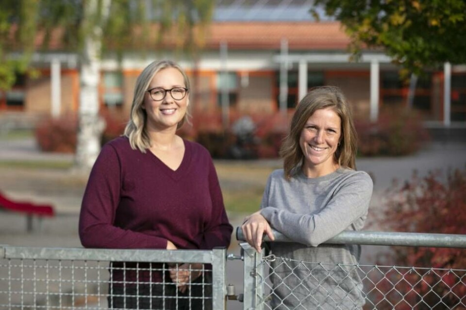 Sara och Linda på Bjurhovdasmyckets förskola i Västerås. Foto: Per Groth