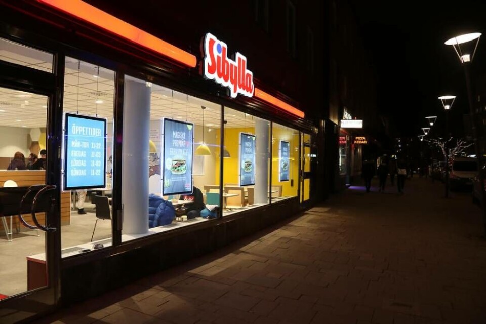 Här på Sturegatan 11 öppnar Västerås citys första Sibyllarestaurang i morgon, torsdag. I kväll var det smygöppning för inbjudna gäster. Foto: Jonas Bergkvist×1 / 7Visa bildtextBild 1 av 7