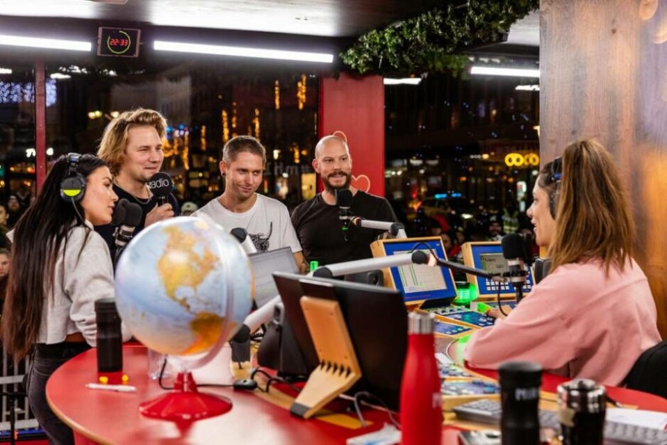 Trion från podden Tappad som barn kommer till Musikhjälpens glasbur för tredje gången den här veckan. Foto: Mattias Ahlm/Sveriges Radio