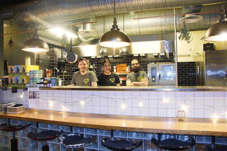Veggoköket i saluhallen håller i ett musikquiz under jubileumshelgen. Foto: Daniel Linderberg×1 / 2Visa bildtextBild 1 av 2 Veggoköket i saluhallen håller i ett musikquiz under jubileumshelgen. Foto: Daniel Linderberg×1 / 2Visa bildtextBild 1 av 2
