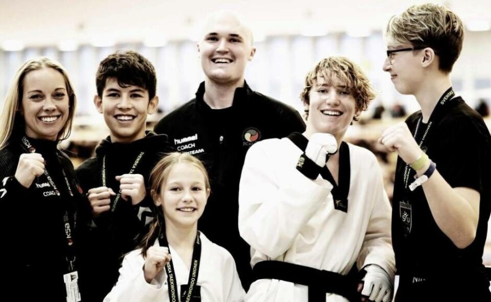 KSA Västerås kamplag på SM. Från vänster: Tintin Jennsjö, Anton Dahl, William Wikström, Erwin Hörnell och Frida Söderhjelm. Stående framför: Anna Aukland. Foto: KSA