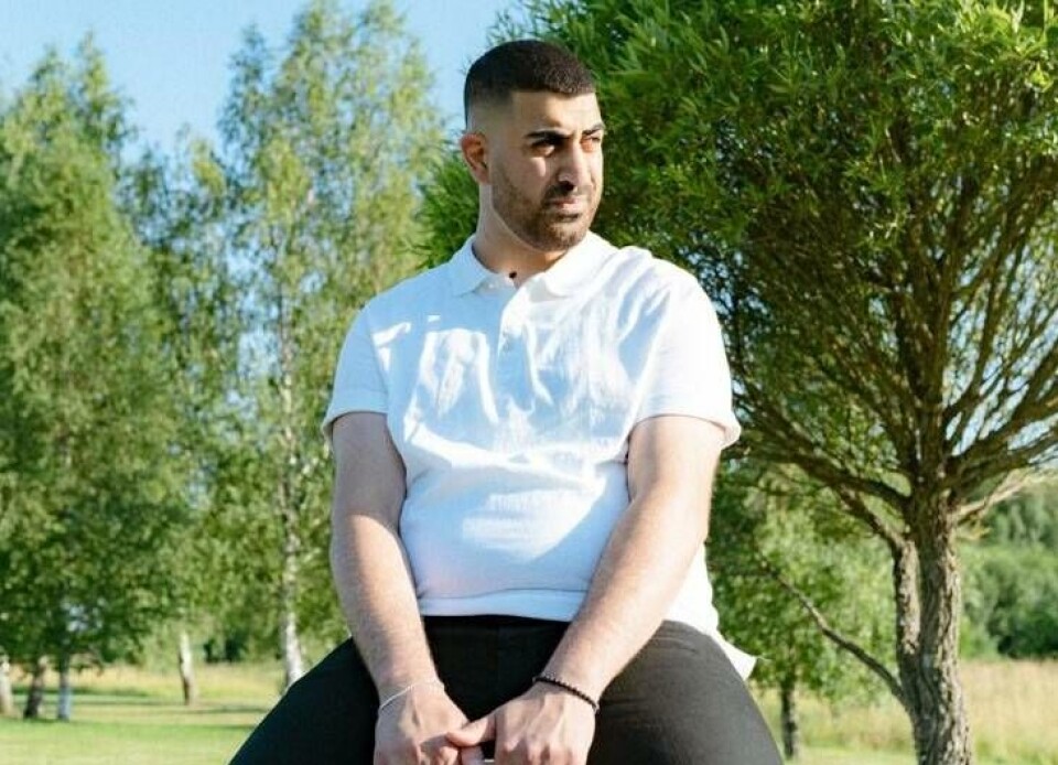 Regissören Reza Tavakoli har egen erfarenhet av psykisk ohälsa. Foto: Alexander Dinamarca×1 / 2Visa bildtextBild 1 av 2