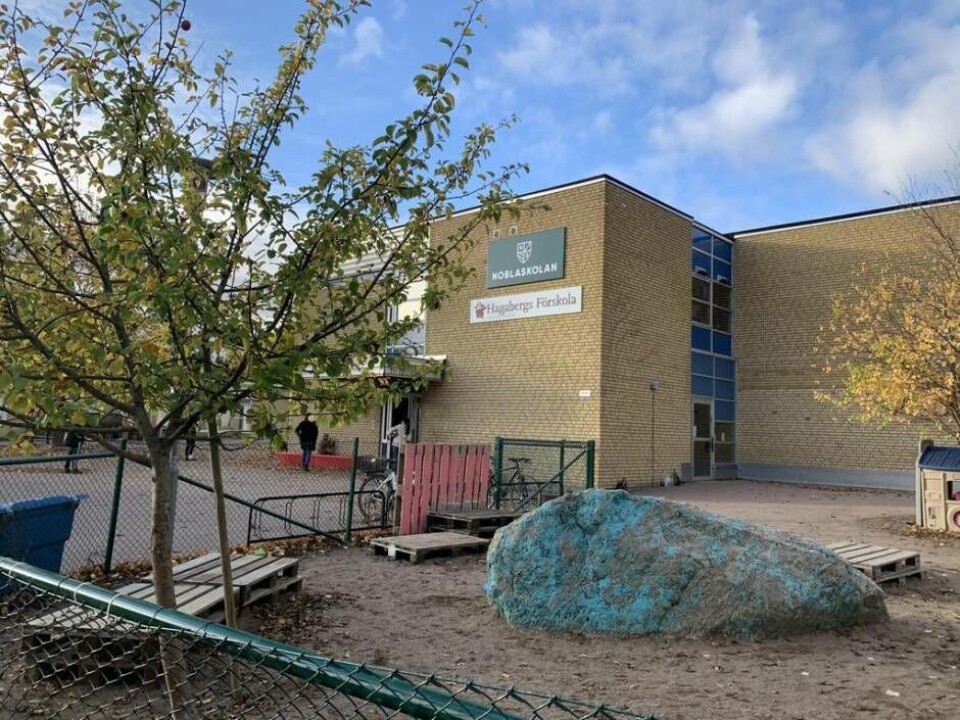 Hagabergskolan i Västerås har under dagen bytt namn till Noblaskolan Hagaberg. Foto: Jonas Edberg