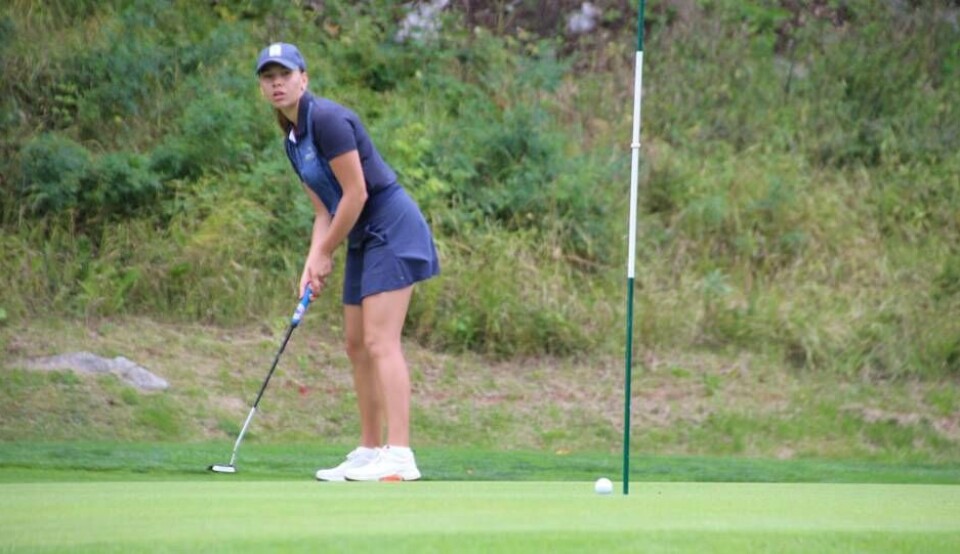 Frösåkeramatören Siri Jansson blev näst bästa Västeråsspelare i Västerås Open. 18-åringen kom på en fin 35:e plats i det nästan 100 spelare starka startfältet. Foto: Jonas Edberg