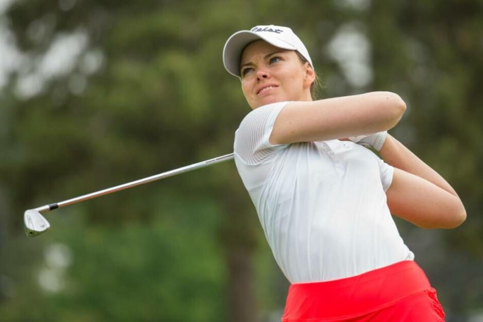 Hemmaspelaren och regerande mästarinnan Annelie Sjöholm fick på torsdagen en lyckad start på Västerås Open när hon gick fyra slag under par och ligger delad trea inför fortsättningen. (Bild från tidigare i år) Foto: Tristan Jones