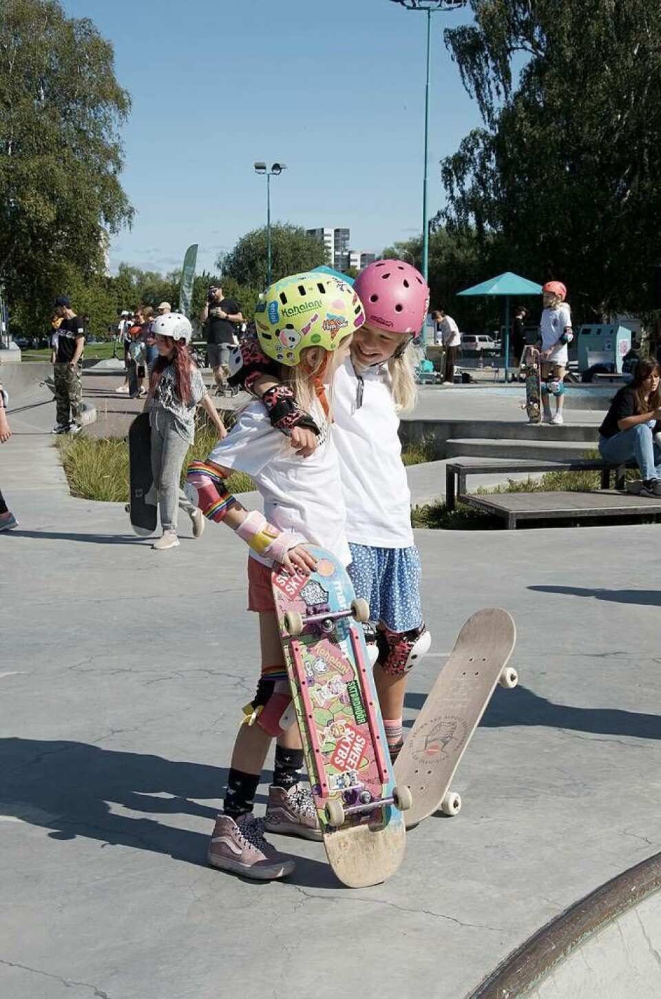 Gemenskap. Många tjejer tog chansen att besöka Löga Skatepark förra året för att skejta ihop med andra. Foto: Niclas Cronsioe