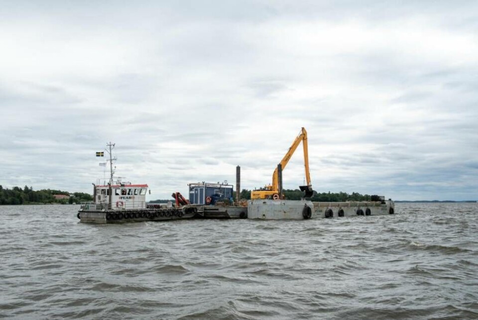 Muddring. Nu muddras farleden i Mälaren. Bilden är från när hamnen i Västerås muddrades förra året. Foto: Carl Winberg