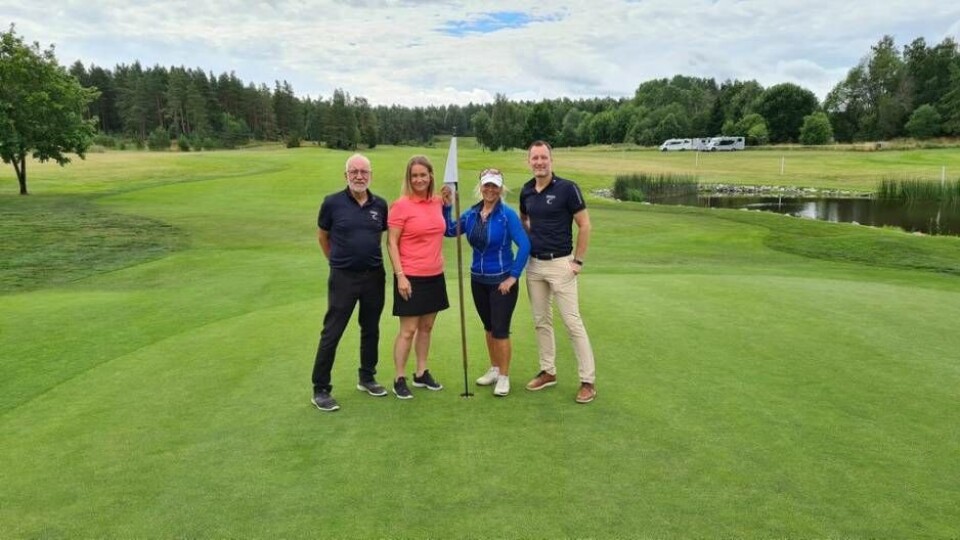 Redo för stjärnorna. Christer Johansson (ägare), Marielle Piehl (marknadsföring), Eva Holm (representant/styrelse), Christopher D Johansson (ägare).