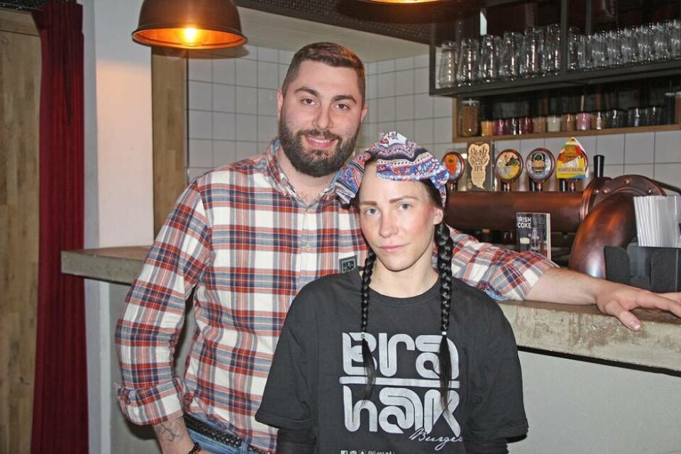 Bra haks restaurangchef Nader Mahallatian och kökschef Emma Källberg. Foto: Sofie Tejre Bra haks restaurangchef Nader Mahallatian och kökschef Emma Källberg. Foto: Sofie Tejre